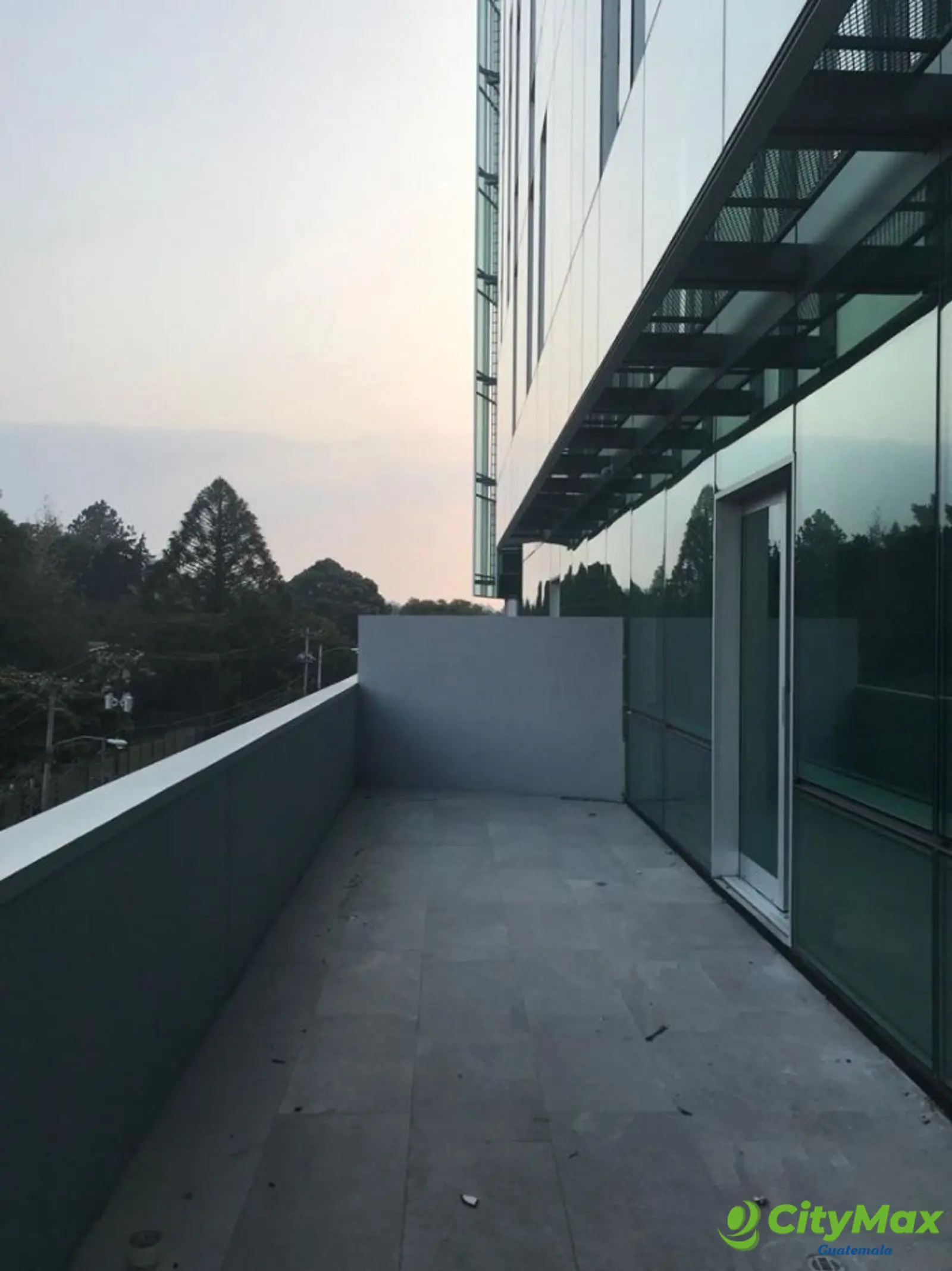 Oficina Renta o Venta Edificio Insigne Z.15 Guatemala - foto 5