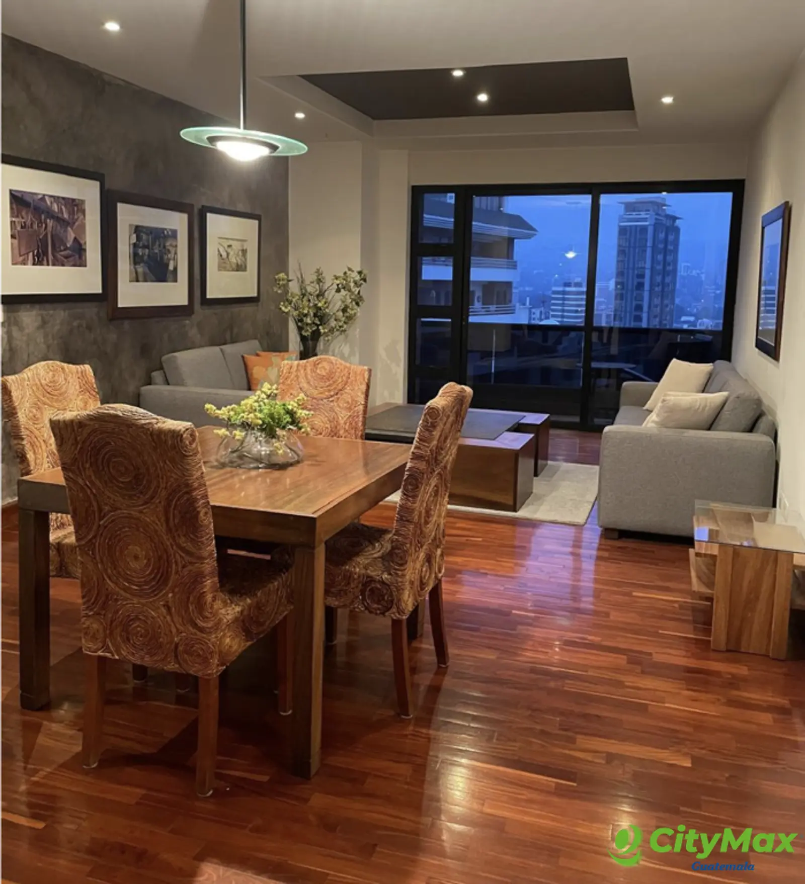 En Alquiler Apartamento amueblado en Zona 10 - foto 5