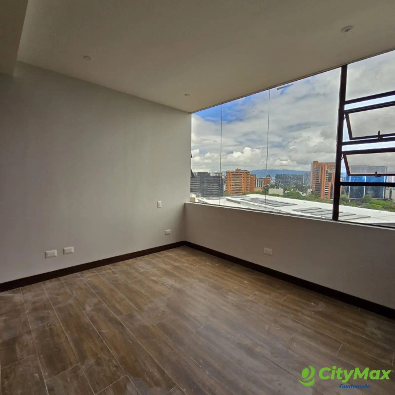 Apartamento en Zona 10 en venta REMODELADO - foto 14