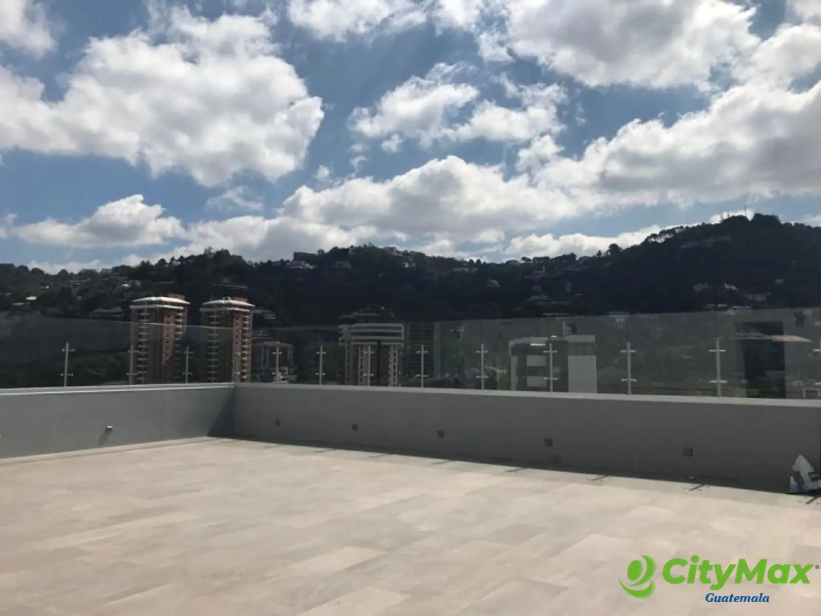 Oficina Renta o Venta Edificio Insigne Z.15 Guatemala - foto 4
