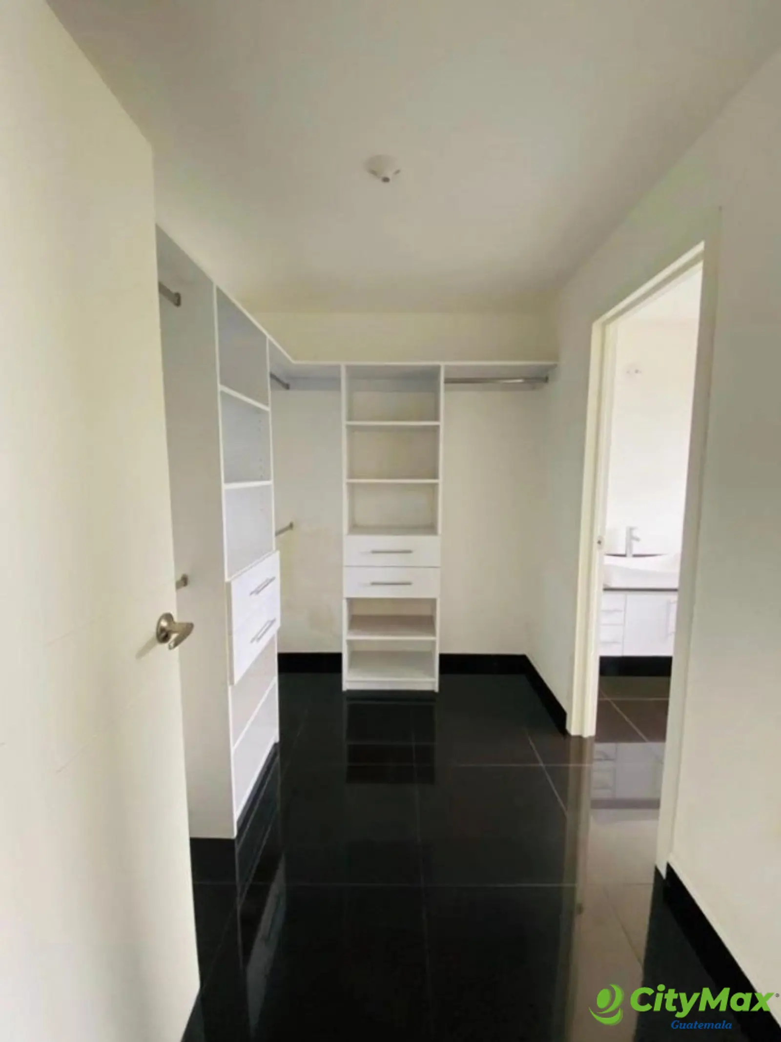 Apartamento en venta en zona 16 Guatemala - foto 9