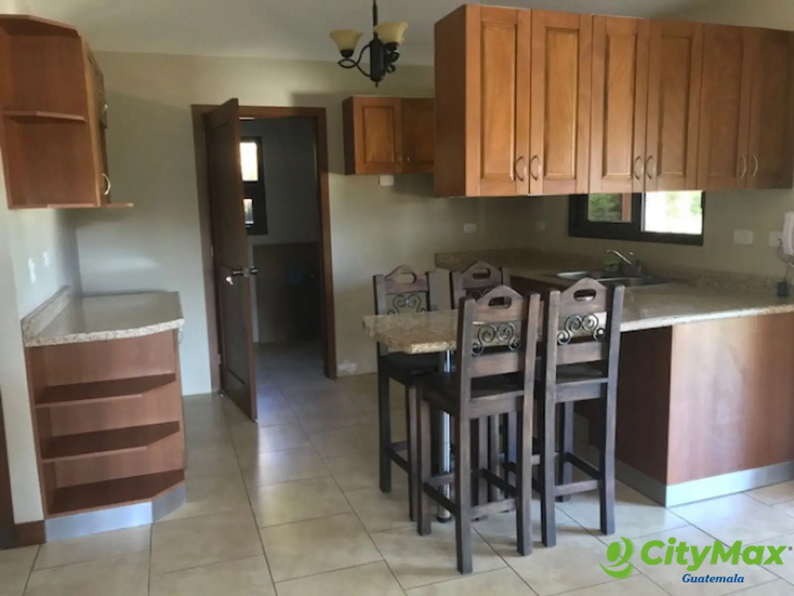 Casa en renta o venta Km 16.5 Fraijanes Guatemala - foto 3
