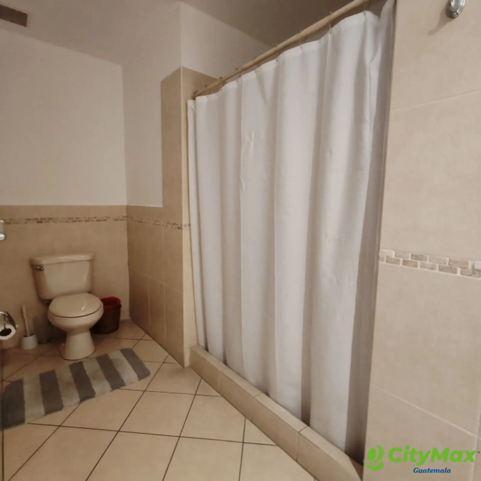 En Alquiler Apartamento Amueblado con 273m2 en Zona 14 - foto 10