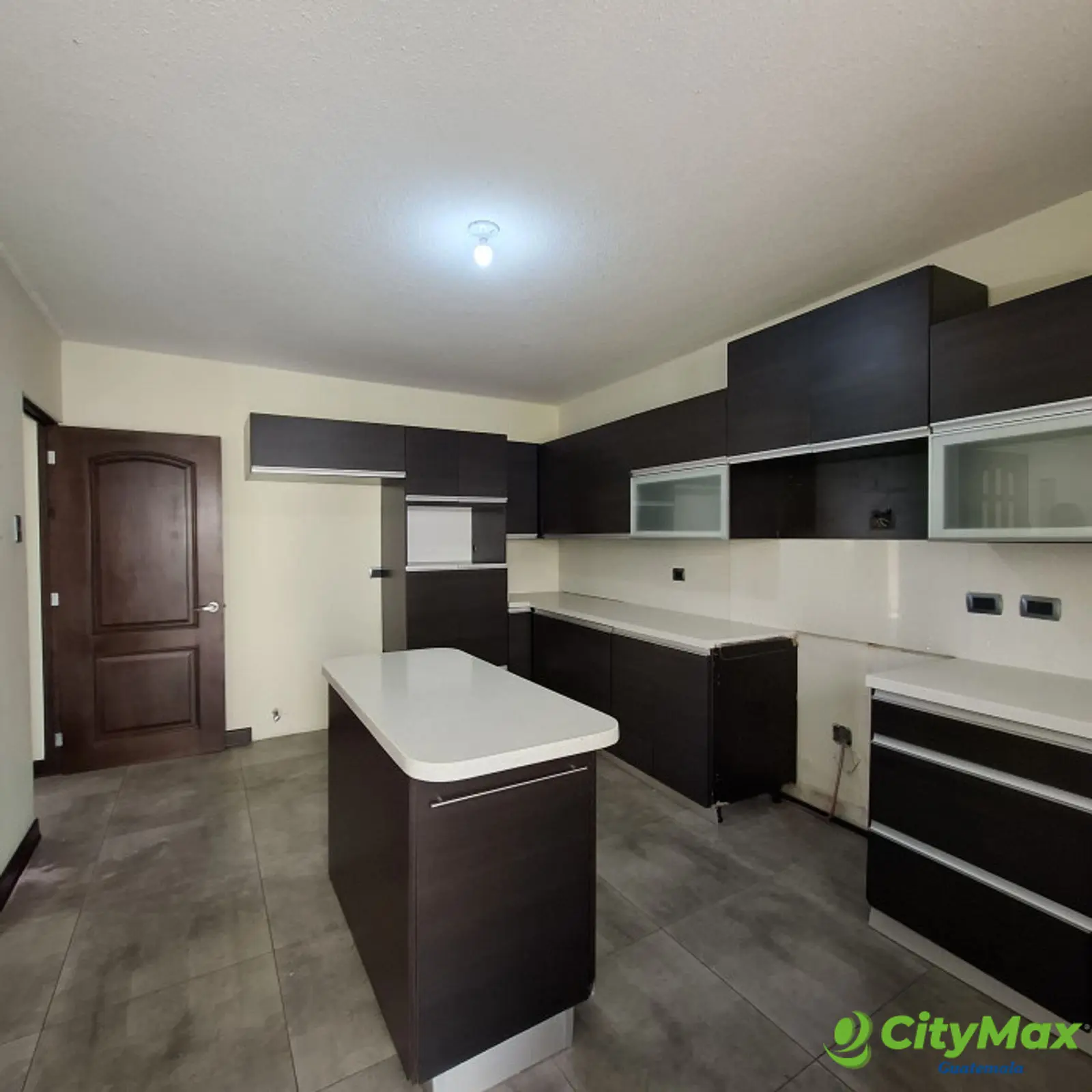 En venta casa de 4 habitaciones en Cañadas del Encinal - foto 9