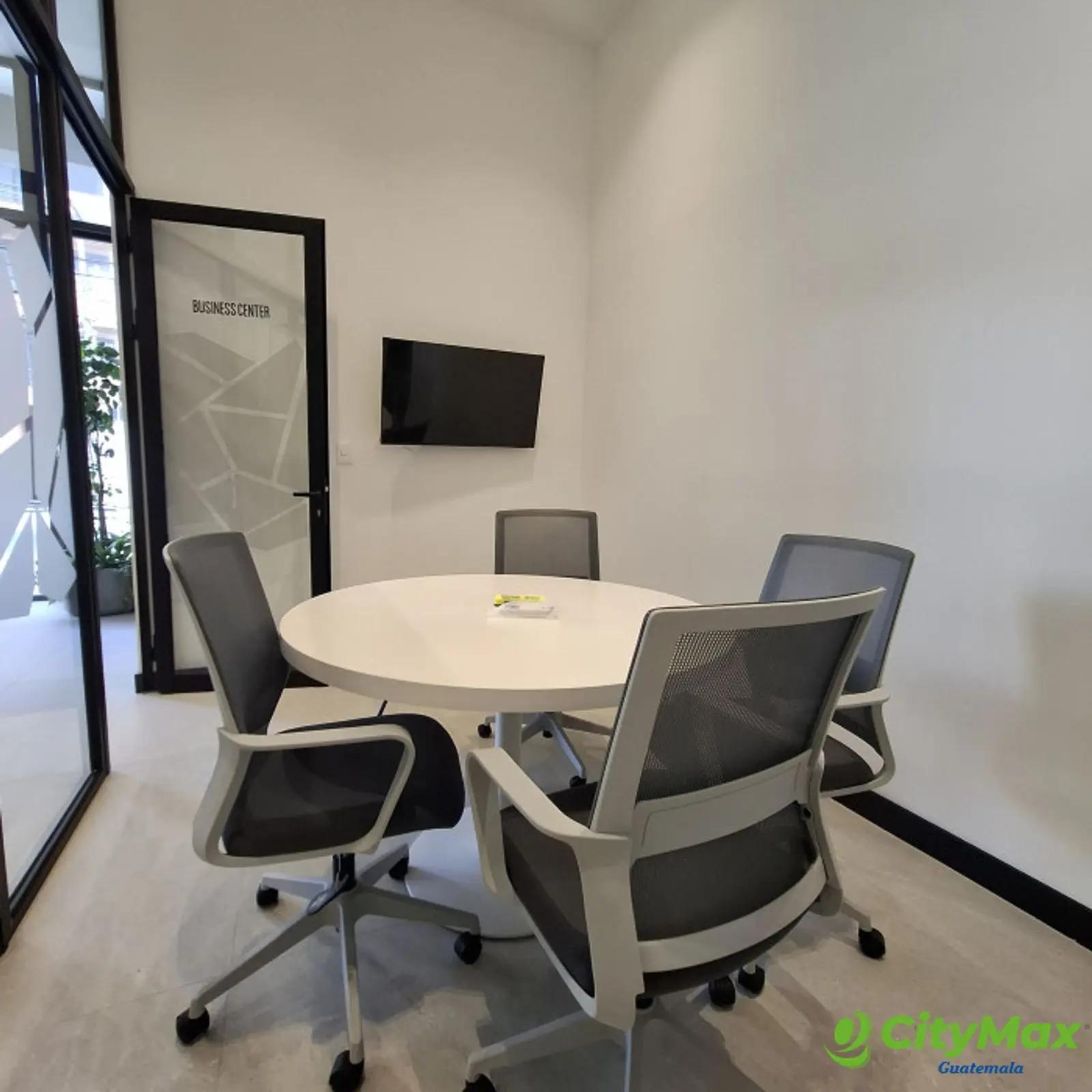 Apartamento Nuevo En Nivel Alto en Venta en Zona 10  - foto 13