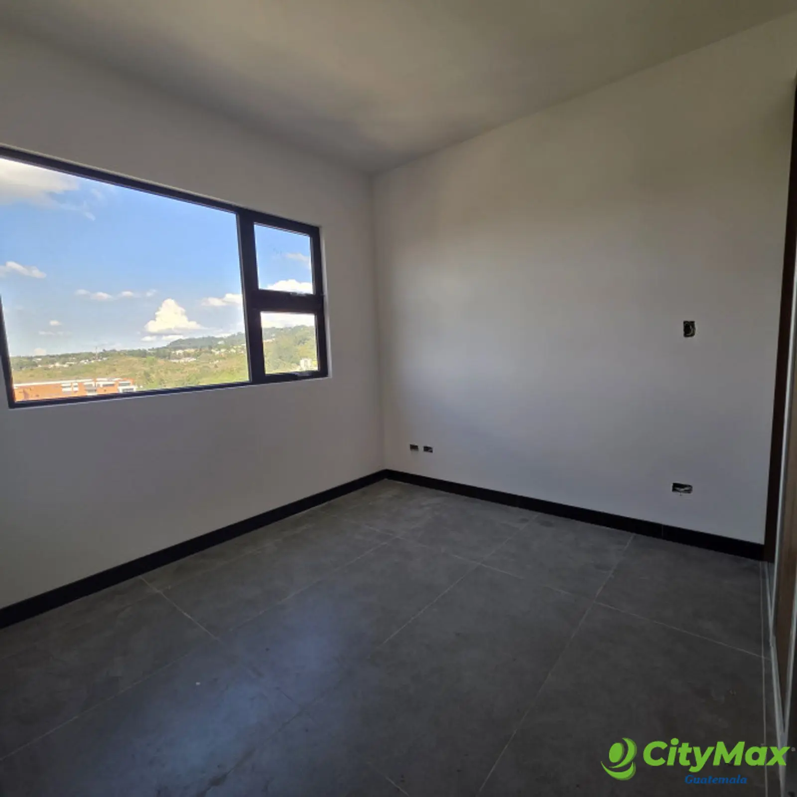 Apartamento 3 Dormitorios en Venta Zona 15 Nivel Alto - foto 5