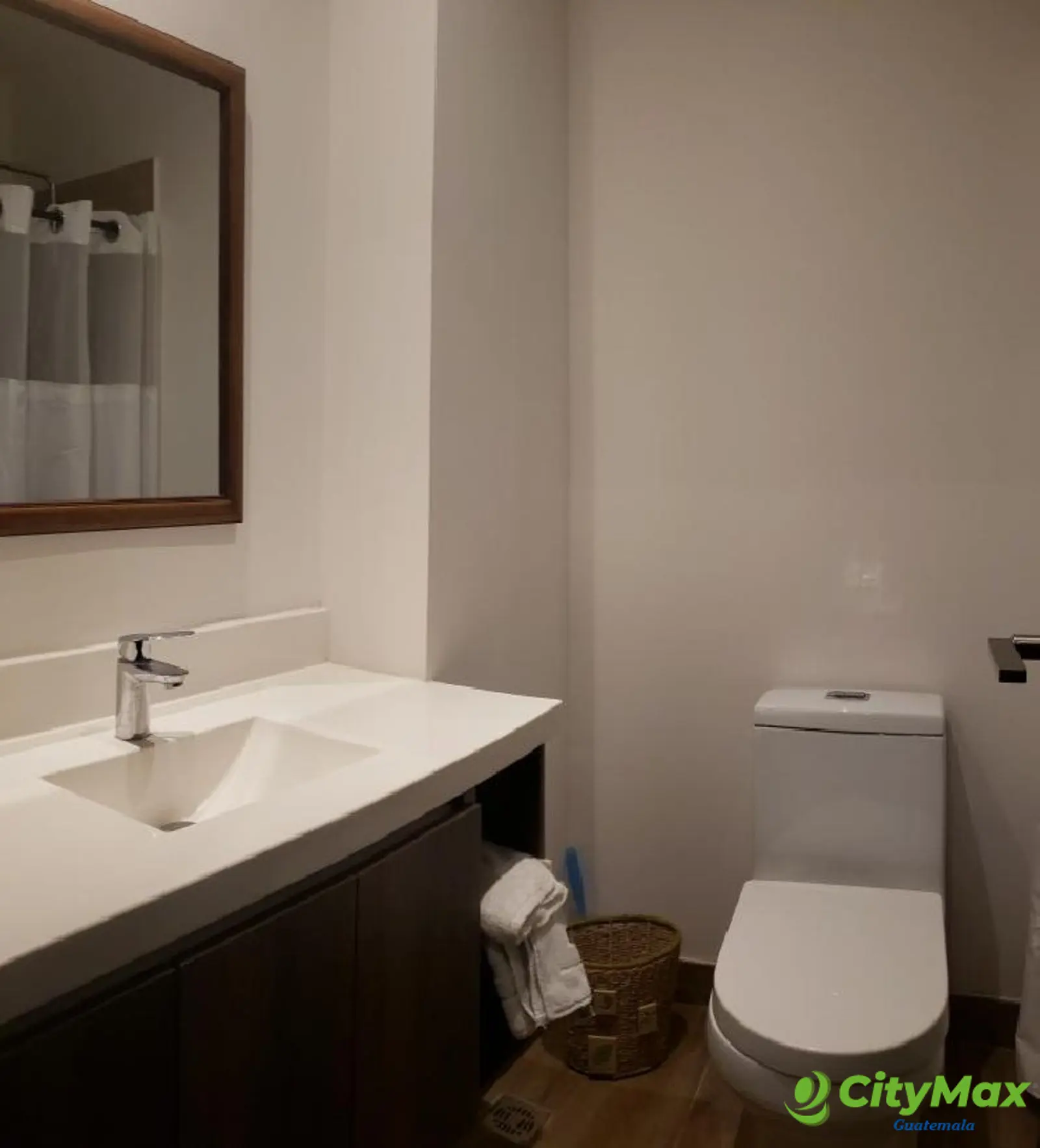 Apartamento en Zona 10 ALQUILER - foto 4