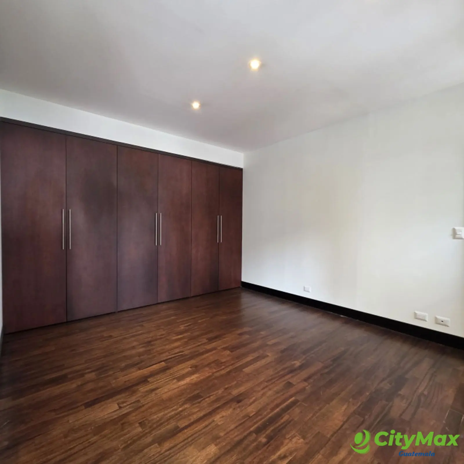 Lujoso Apartamento en Alquiler en Zona 14 Guatemala - foto 25
