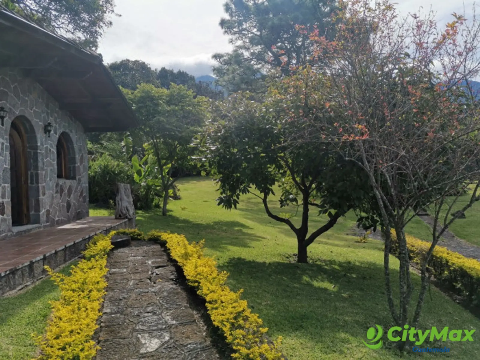 Espectácular Casa Santiago Atitlán a la Venta - foto 2