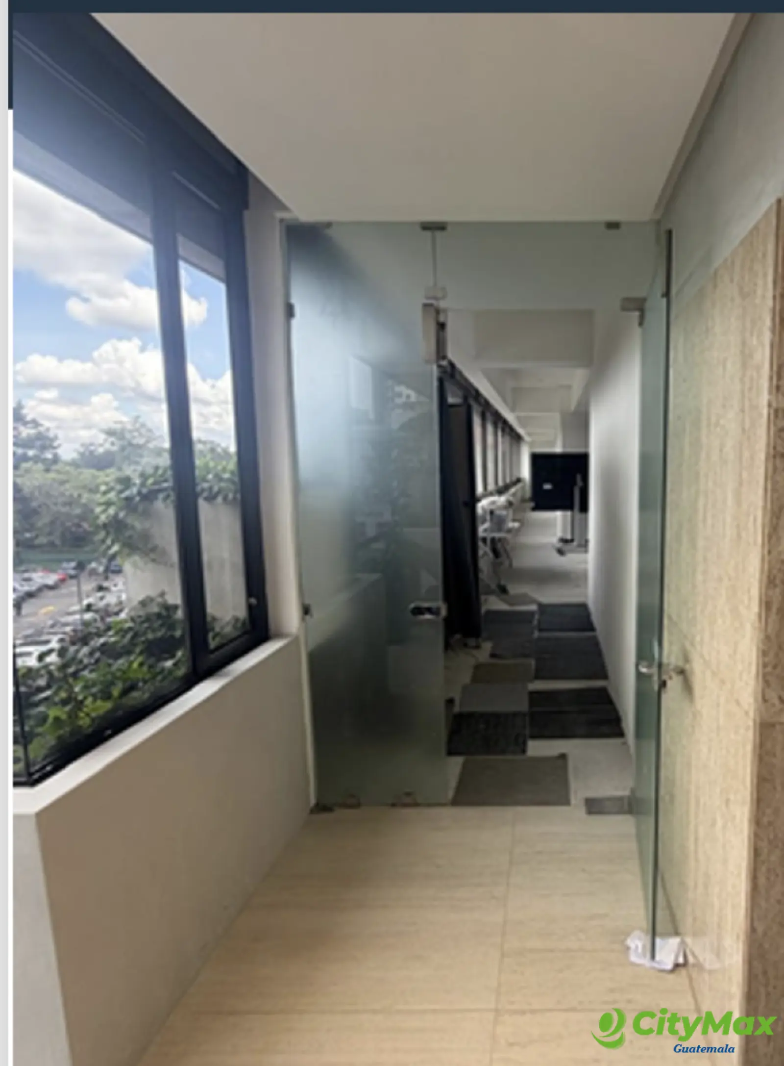 En renta oficina comercial en Zona 10  - foto 5