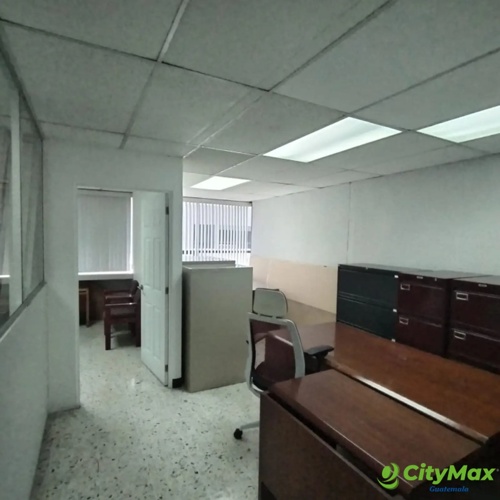 En Alquiler Oficina en Zona 10 Guatemala - foto 4
