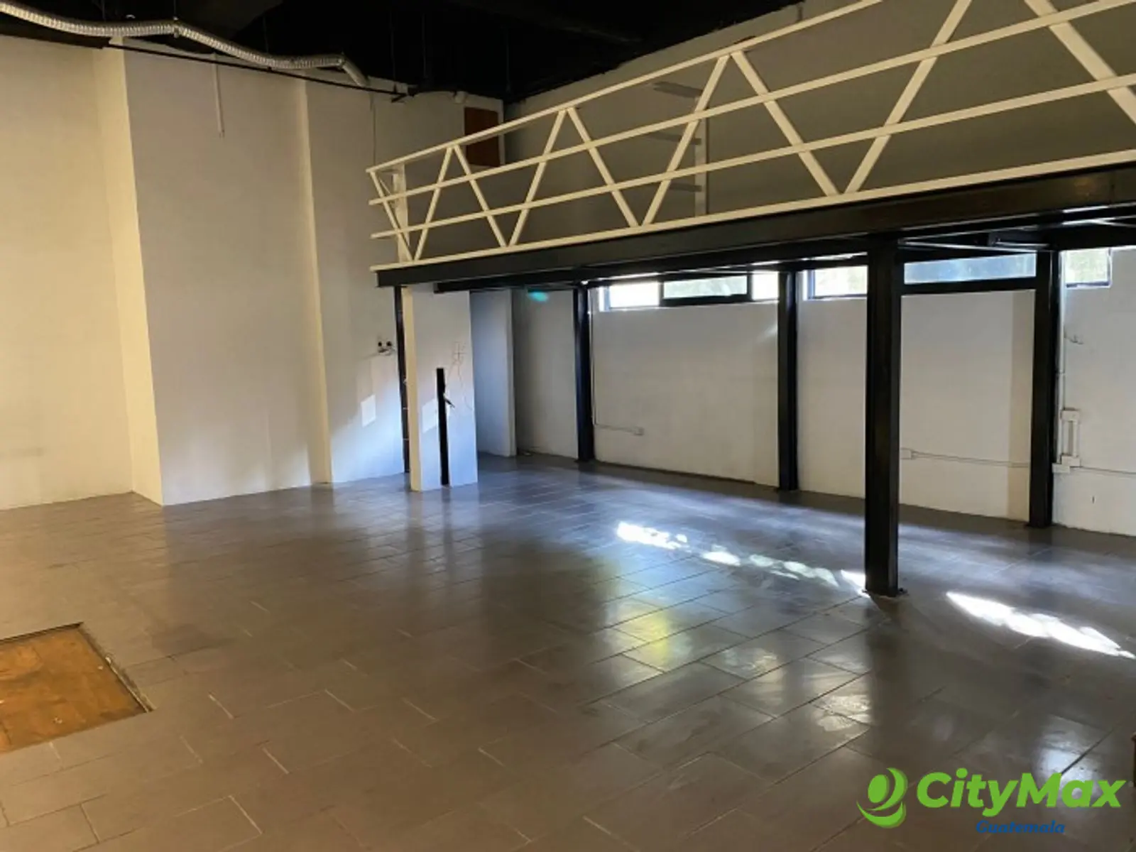 Local en Venta en Zona 10 Desing Center - foto 3
