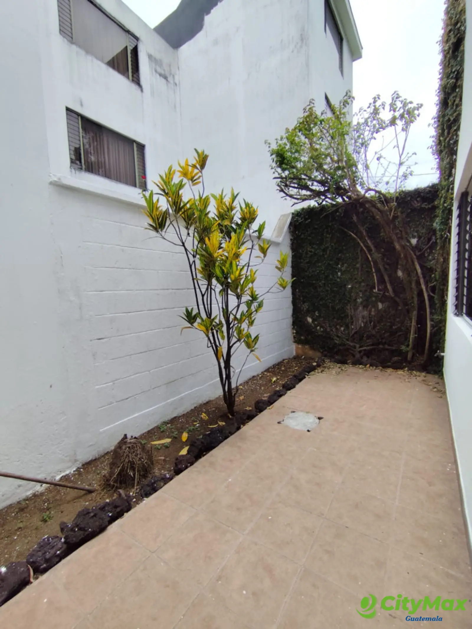 Casa en Renta en Bulevar San Cristóbal Zona 8 de Mixco - foto 9