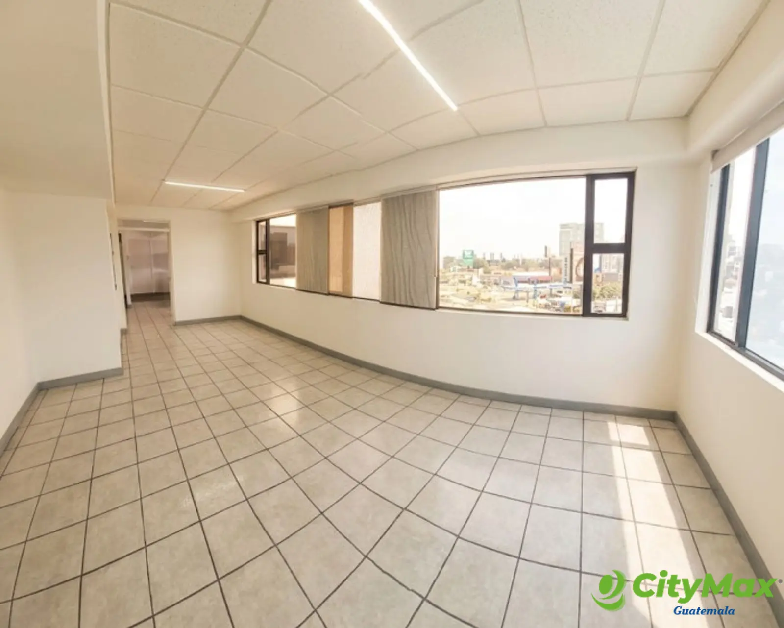 Oficina venta con 2 parqueos 20 calle Zona 10 - foto 2