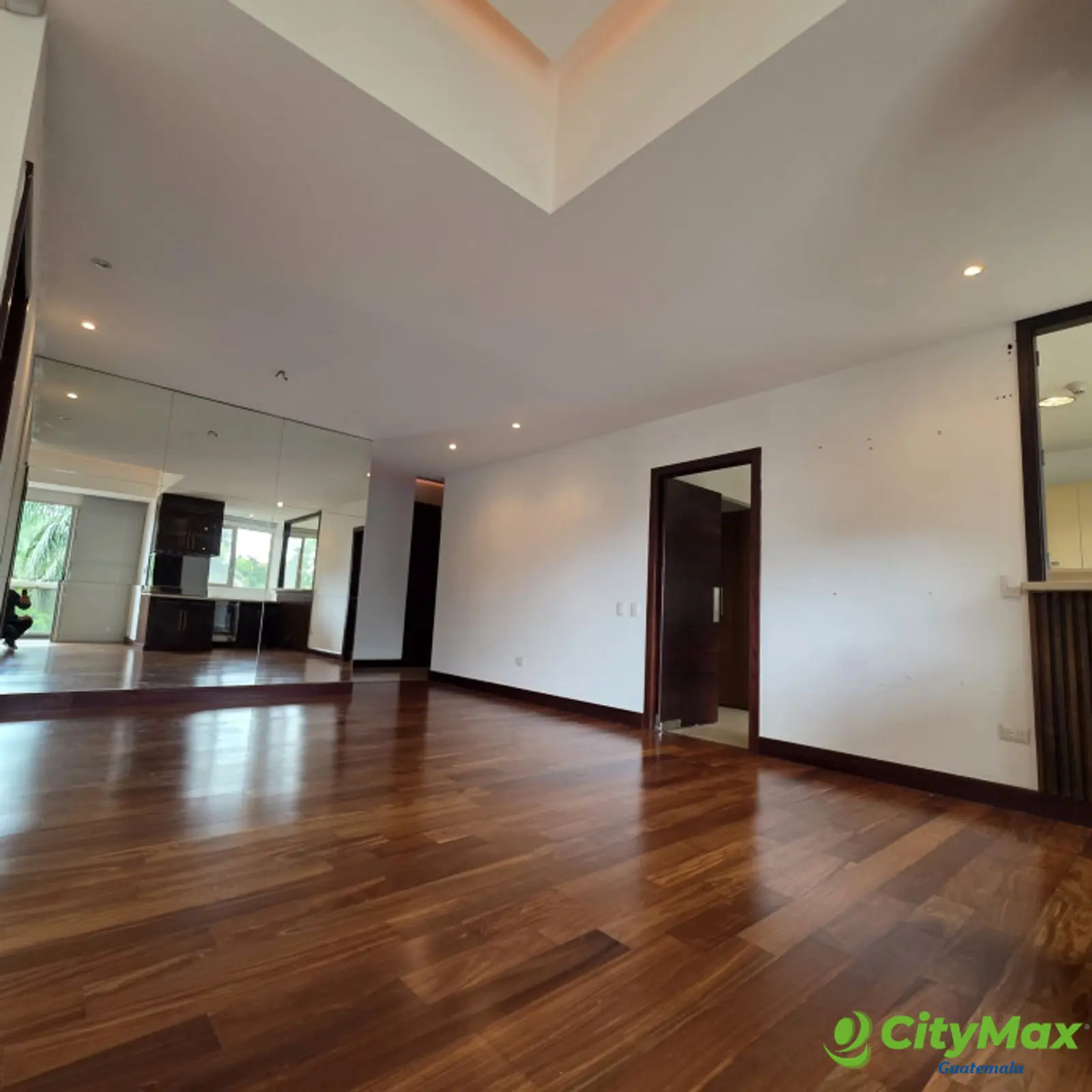 En Alquiler Apartamento en Tiffany Zona 14 - foto 3