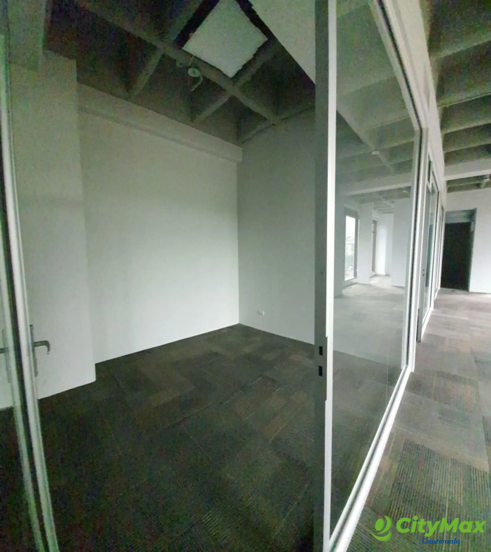 Alquiler oficina en zona 10 Diagonal ¡oficina céntrica! - foto 11