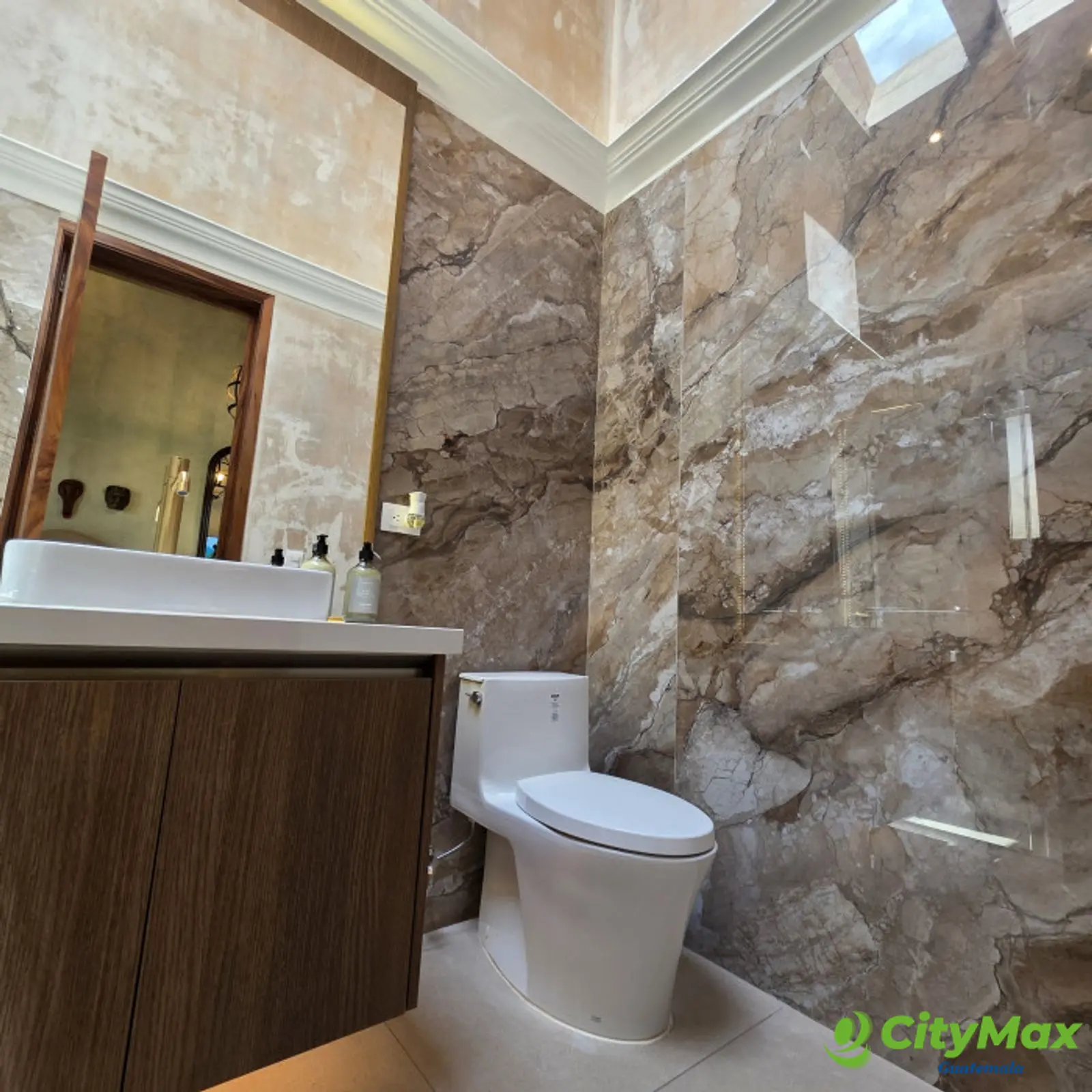 Lujosa Casa en Venta en La Antigua Guatemala - foto 11