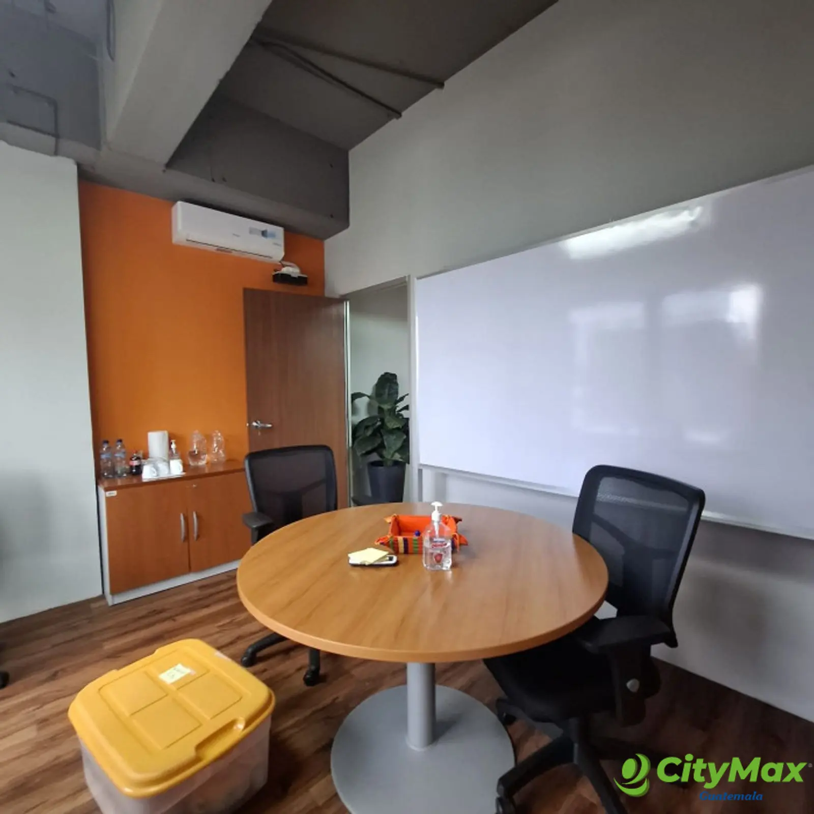 Oficina para inversión en venta en zona 10 Medio nivel - foto 5