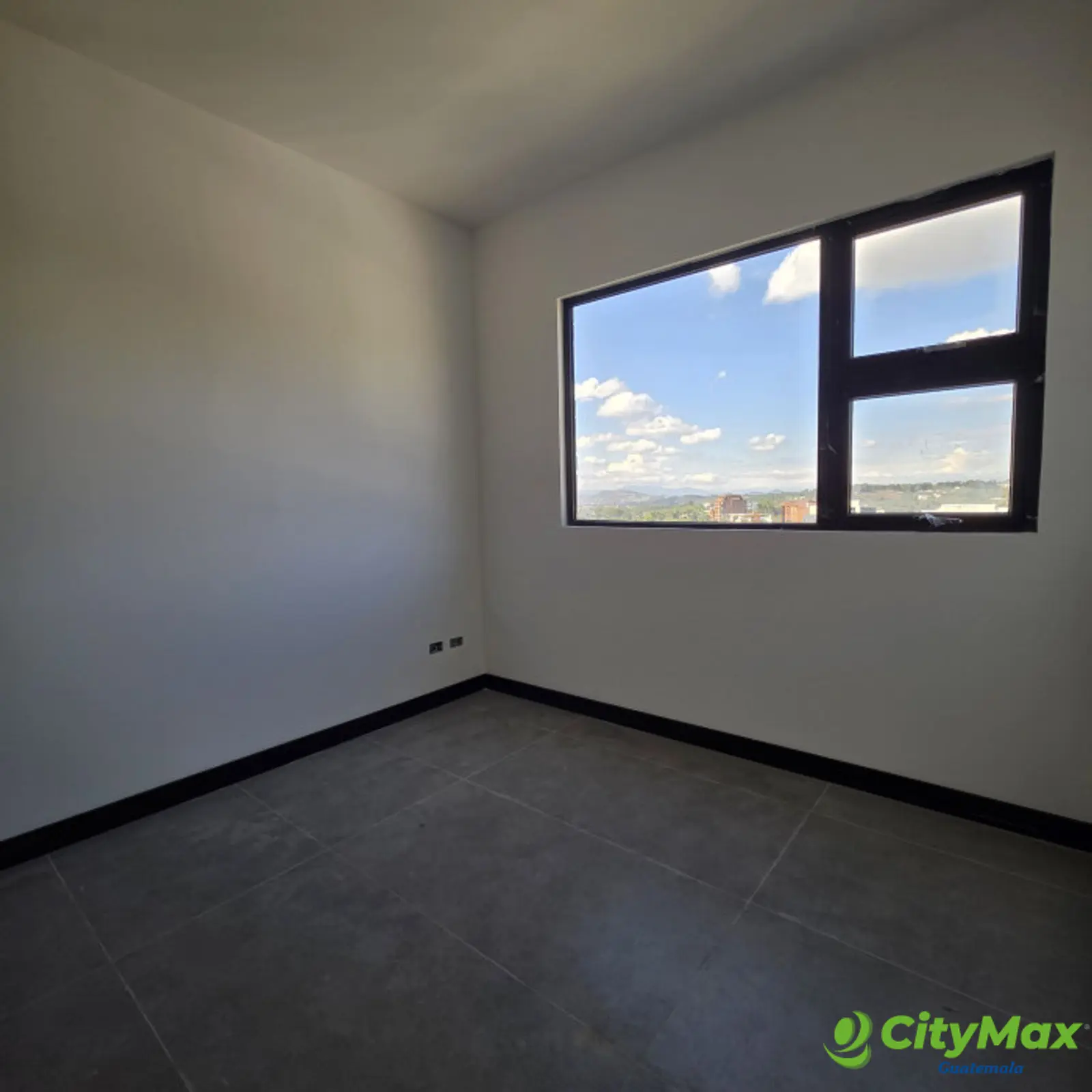 Apartamento 3 Dormitorios en Venta Zona 15 Nivel Alto - foto 11