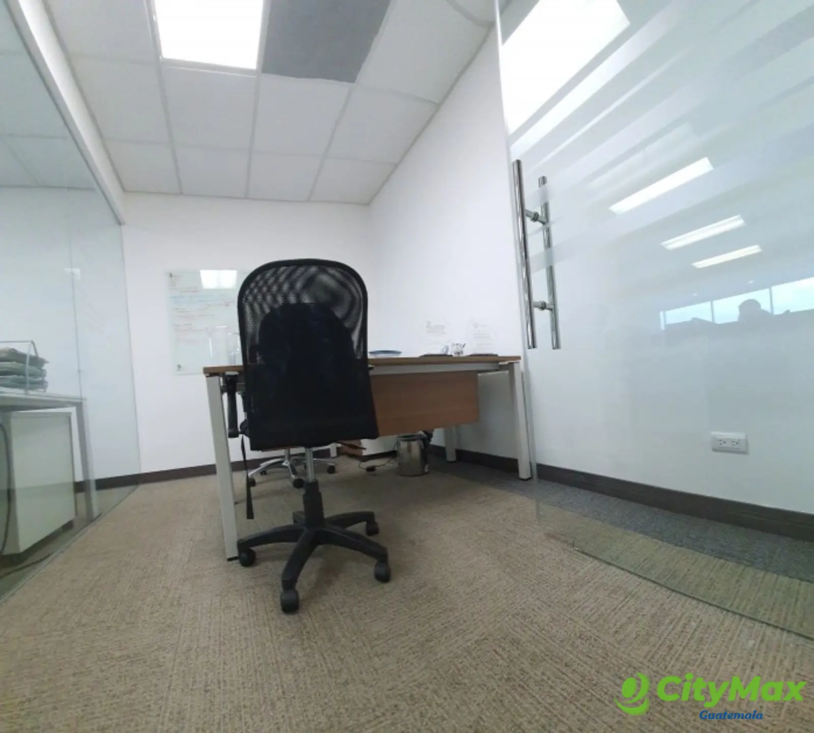 En venta oficina amueblada en Zona Pradera - foto 11