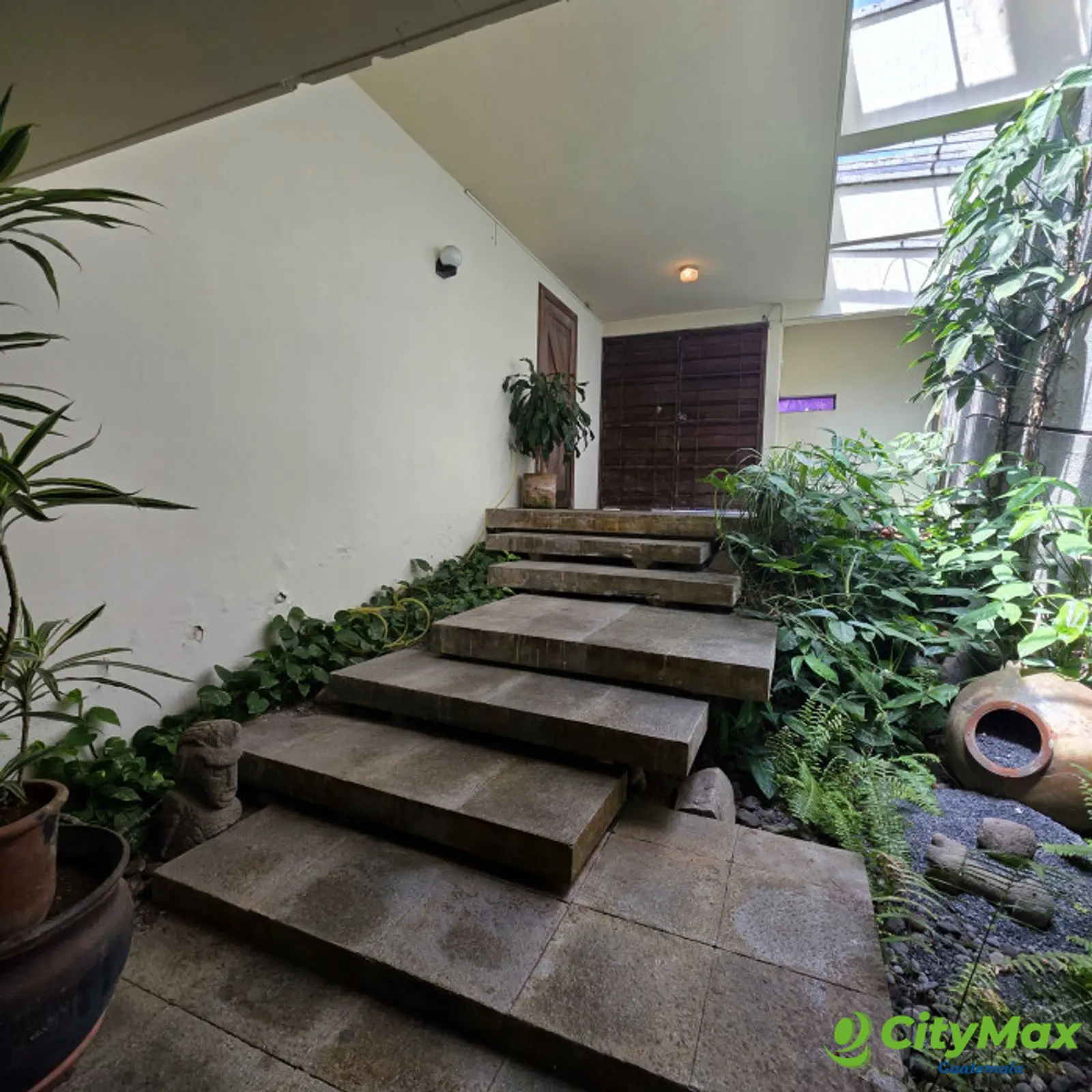 Espectacular Casa en Venta cercana Zona 15 Guatemala - foto 8