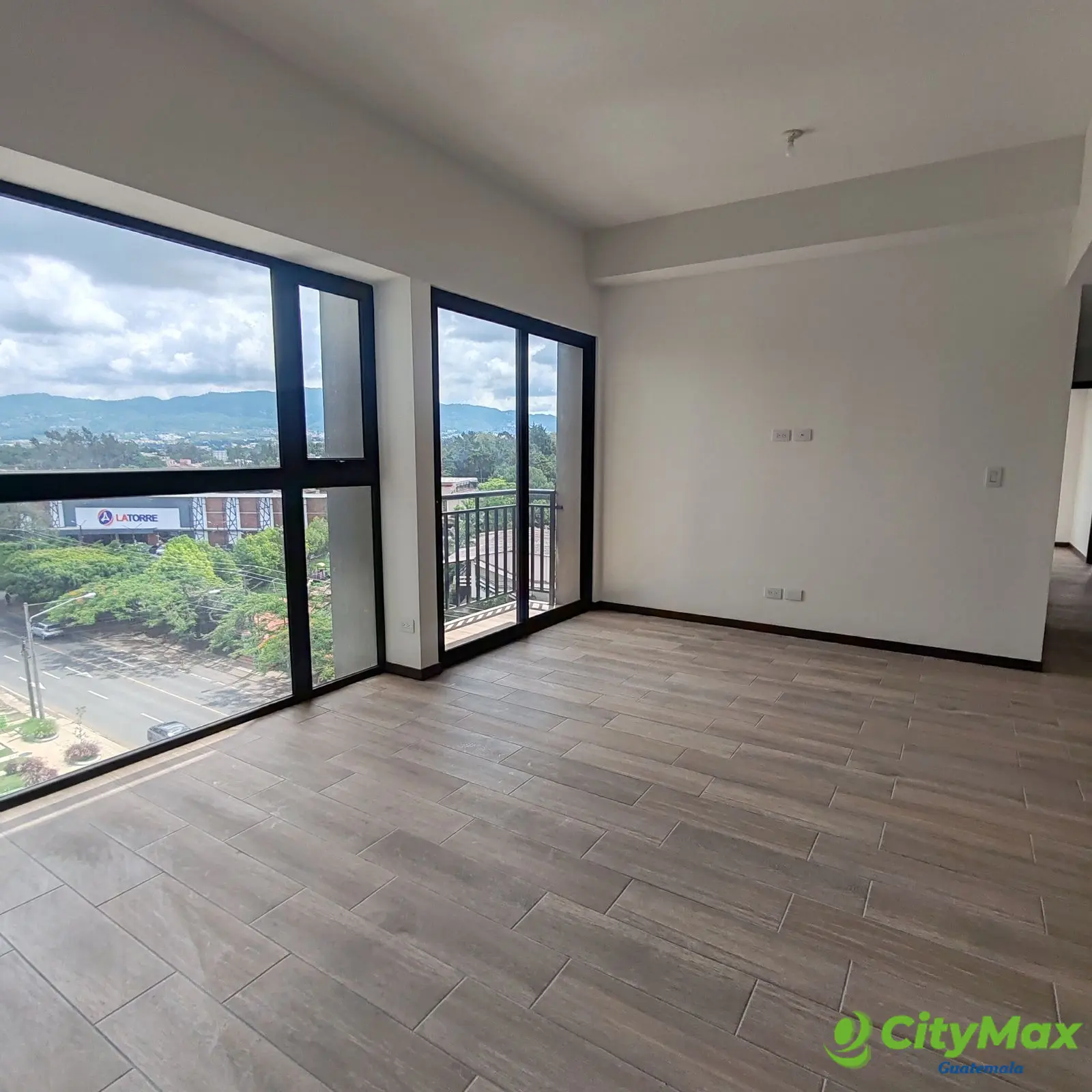 Apartamento de 3 Habitaciones en venta Altaire z.11 - foto 3