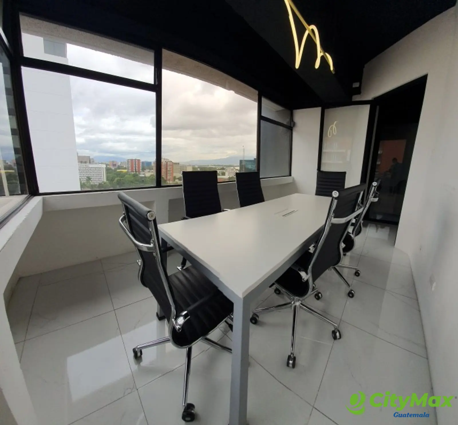 Oficinas en Avenida Reforma Zona 10 - foto 7