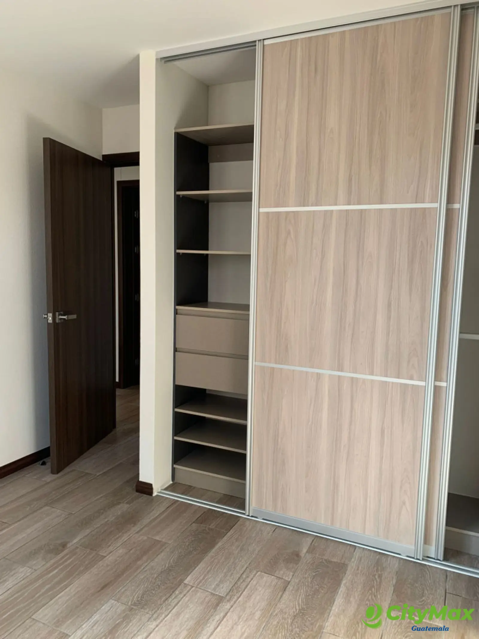 En venta apartamento San Isidro 20-21 Zona 16 - foto 9