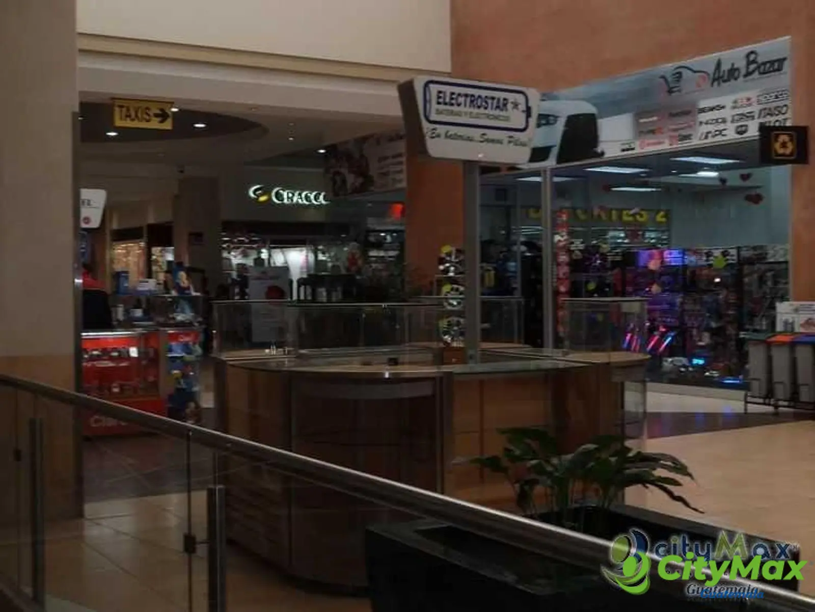 Local en Food Court zona 17 acreditado - foto 4